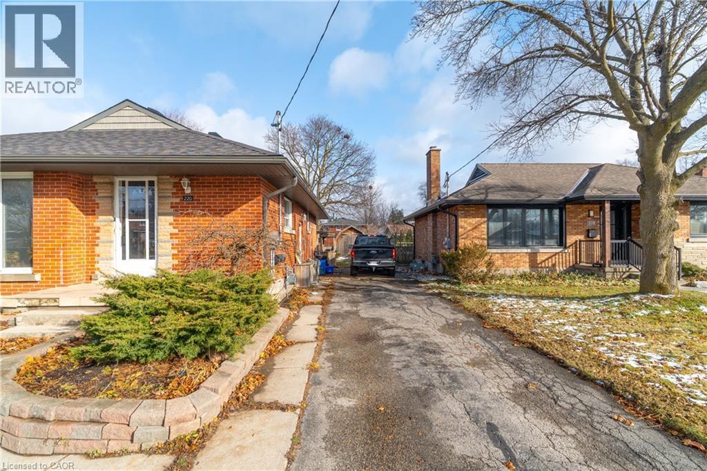 220 Bruce Street, Kitchener, ON - Outdoor