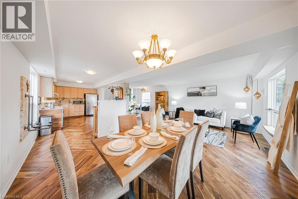 11 Renner Drive, Cambridge, ON - Indoor Photo Showing Dining Room