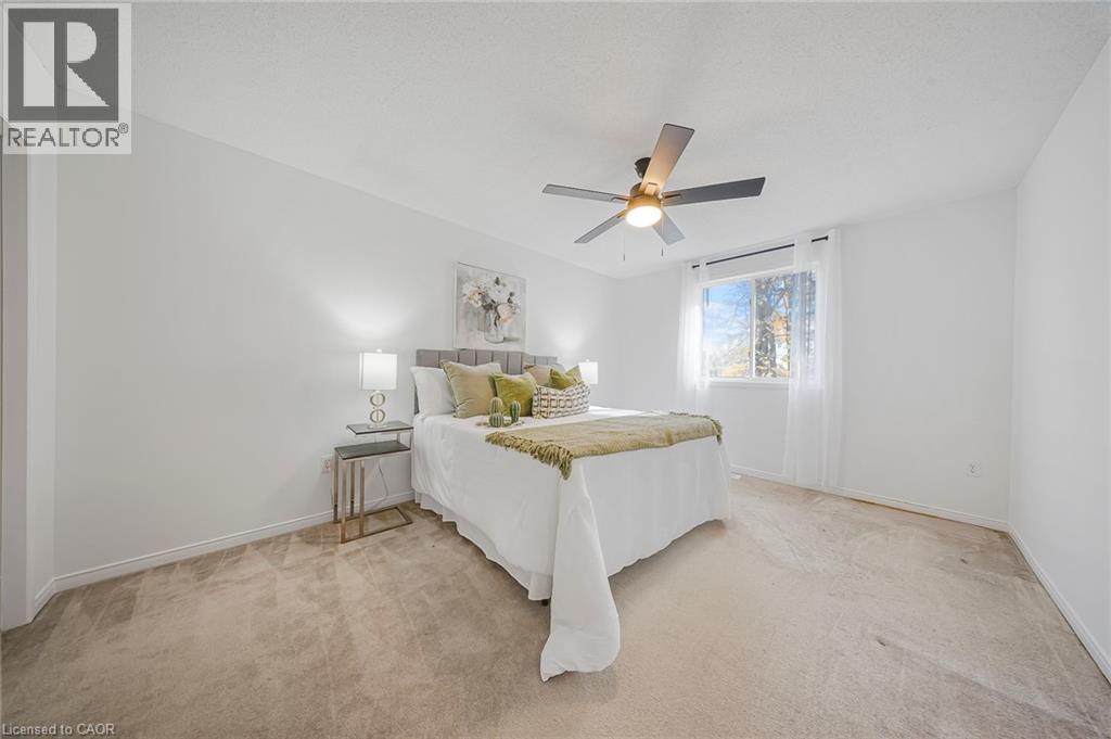 11 Renner Drive, Cambridge, ON - Indoor Photo Showing Bedroom