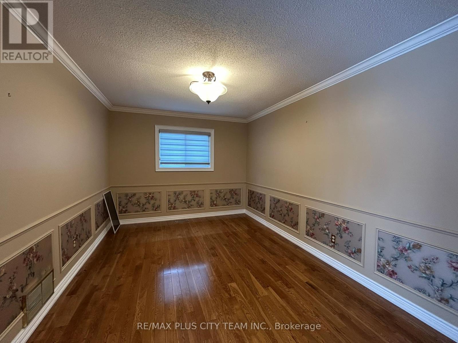 506 Dicenzo Drive, Hamilton, ON - Indoor Photo Showing Other Room