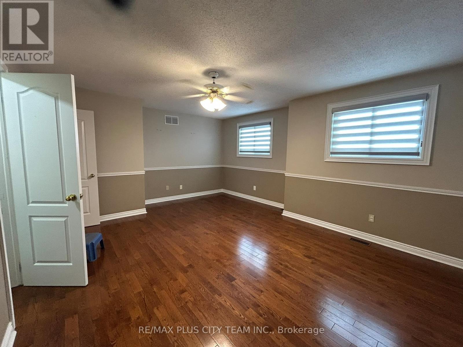 506 Dicenzo Drive, Hamilton, ON - Indoor Photo Showing Other Room