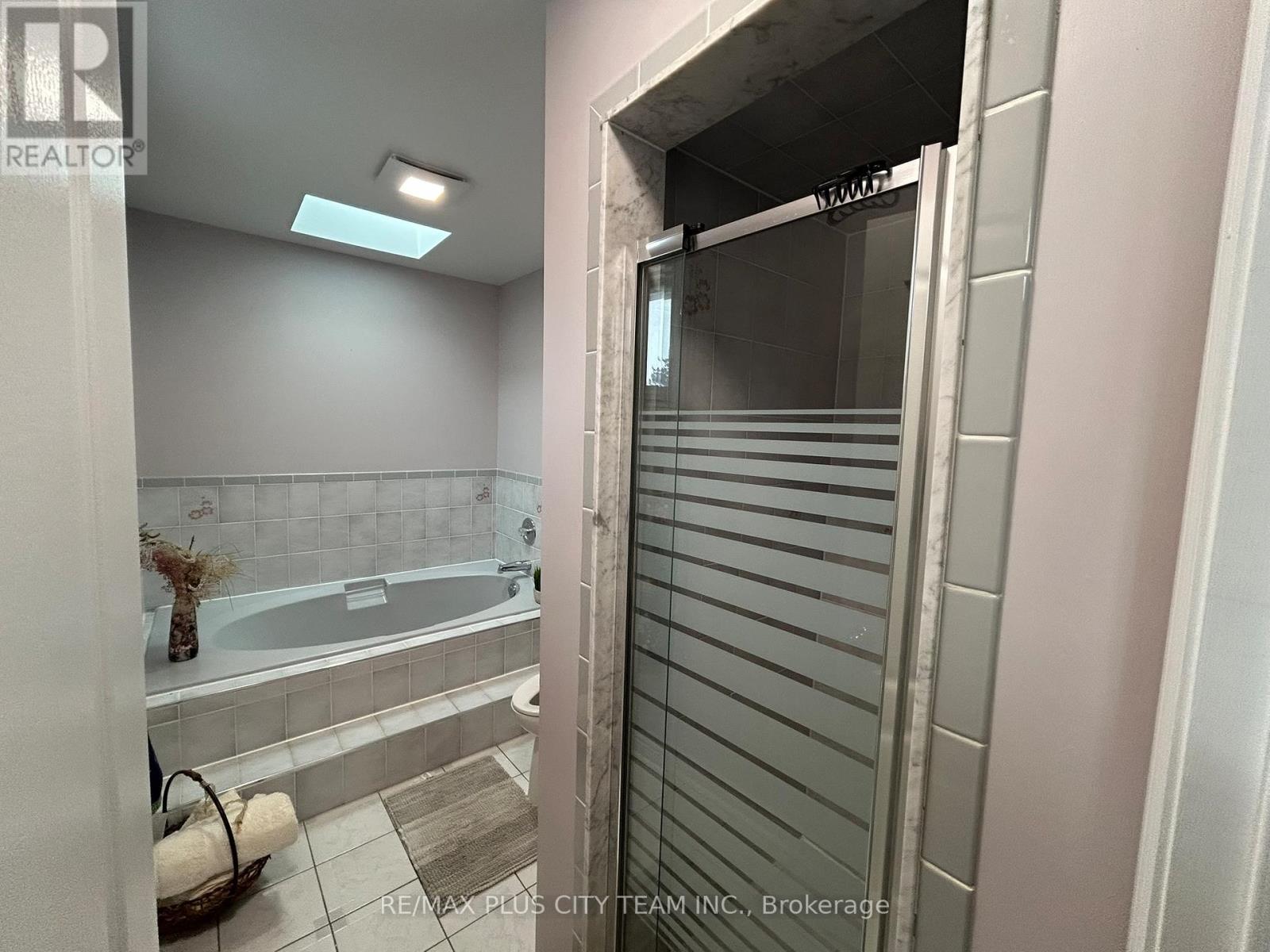 506 Dicenzo Drive, Hamilton, ON - Indoor