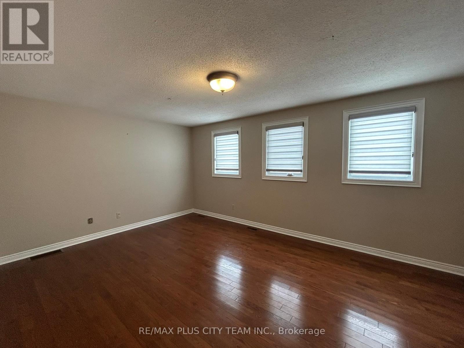 506 Dicenzo Drive, Hamilton, ON - Indoor Photo Showing Other Room