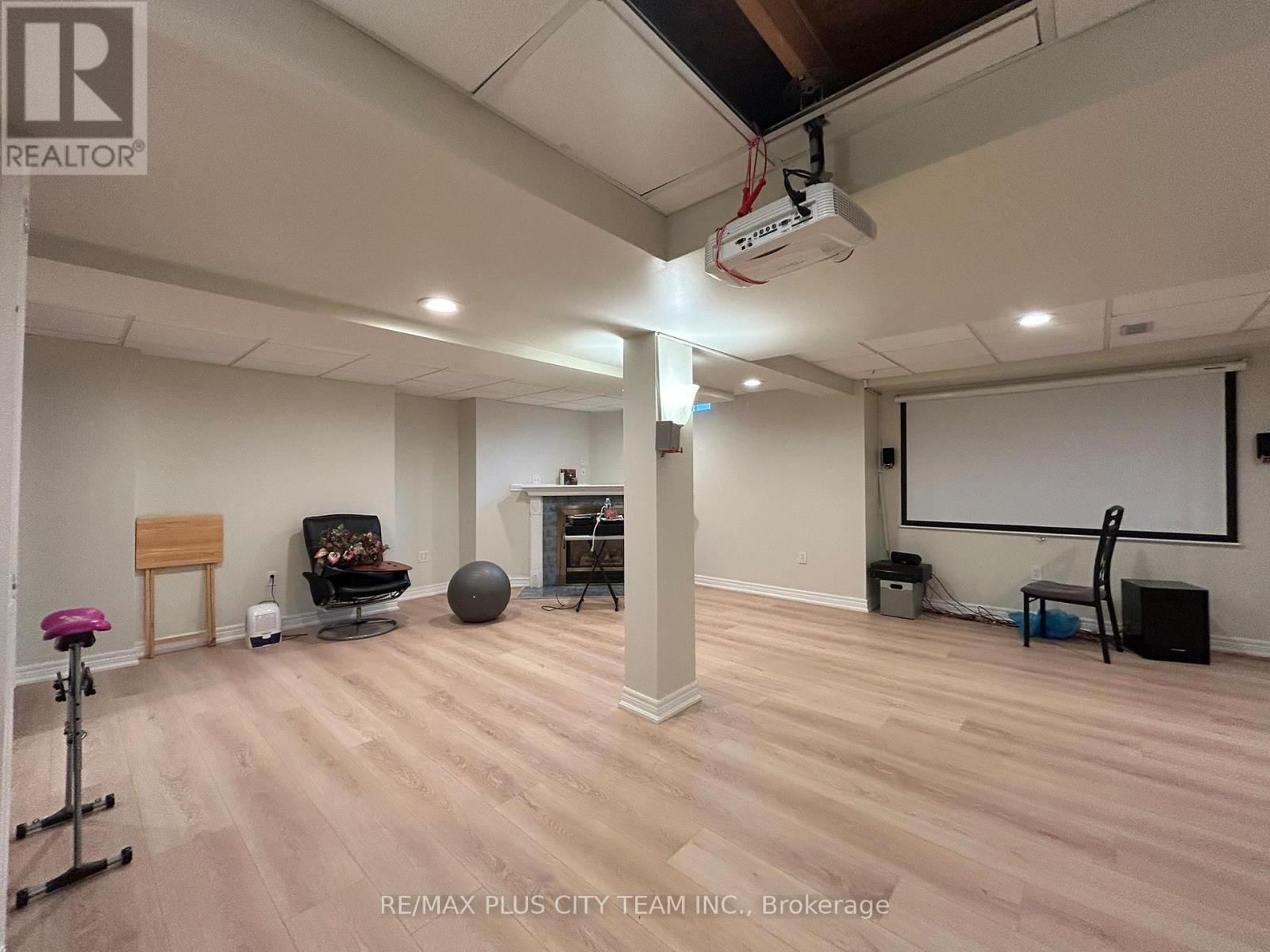506 Dicenzo Drive, Hamilton, ON - Indoor Photo Showing Basement
