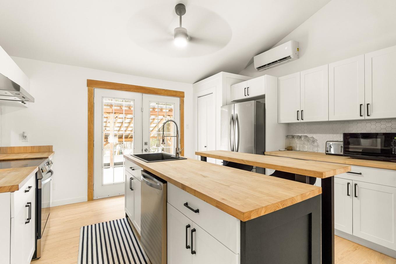 Kitchen - 1000 Ch. Des Petites-Terres, Trois-Rivières, QC - Indoor Photo Showing Kitchen