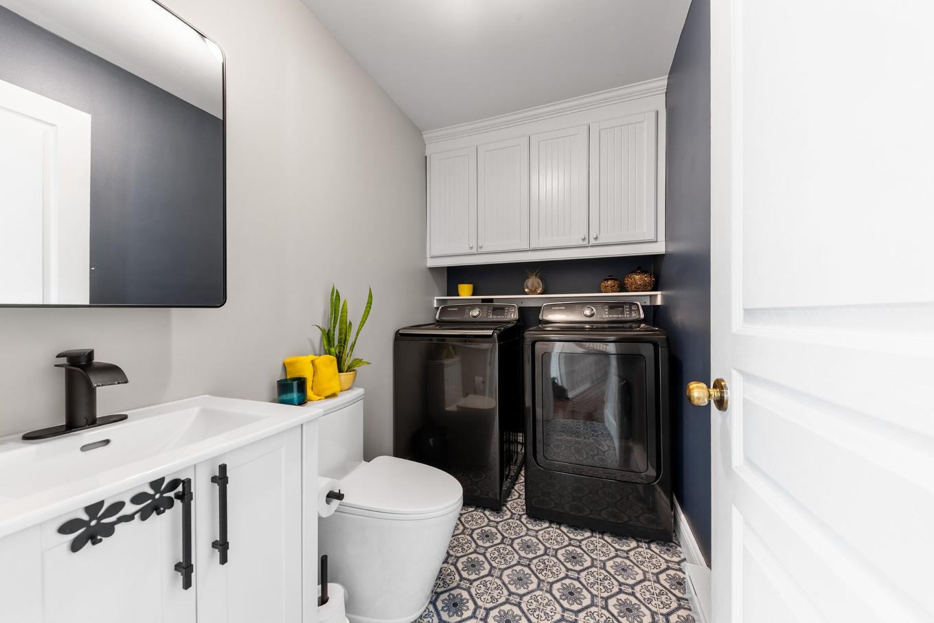 Bathroom - 52 Rue De Lourtel, Saint-Jean-Sur-Richelieu, QC - Indoor