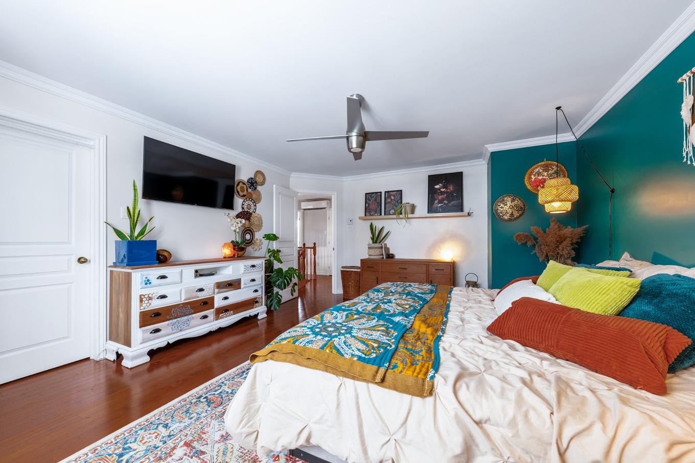 Primary bedroom - 52 Rue De Lourtel, Saint-Jean-Sur-Richelieu, QC - Indoor Photo Showing Bedroom