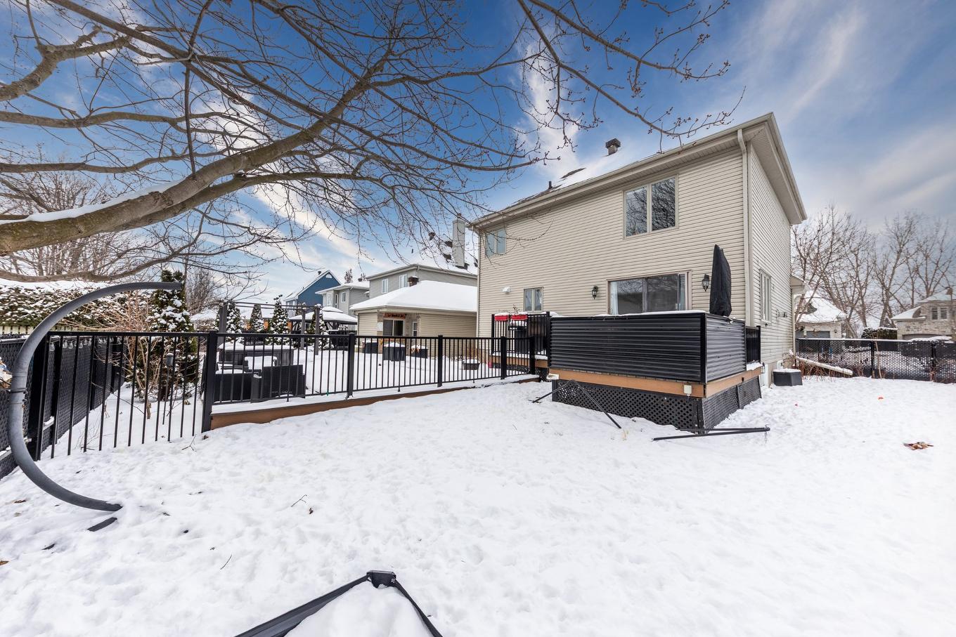 Back facade - 52 Rue De Lourtel, Saint-Jean-Sur-Richelieu, QC - Outdoor