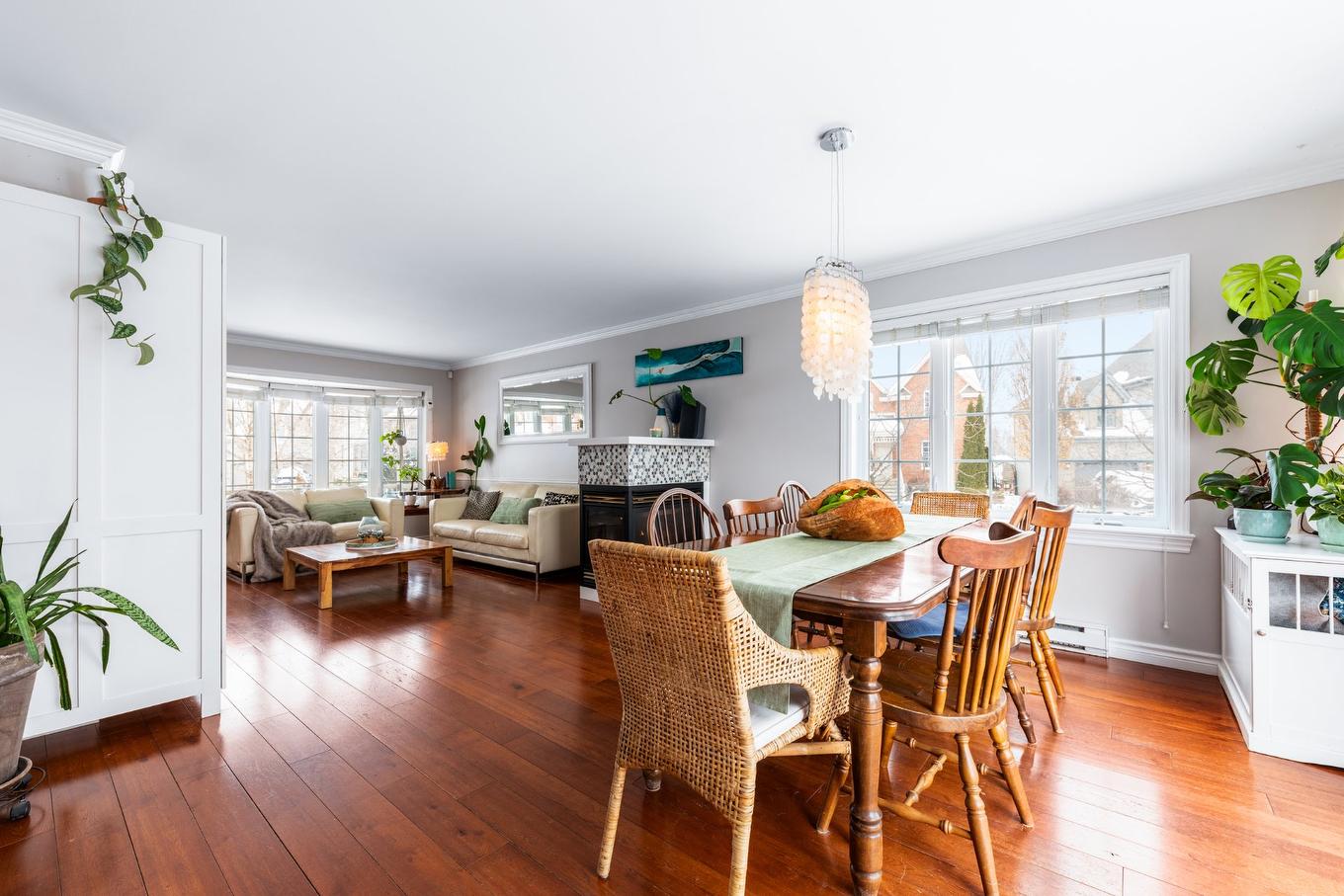 Dining room - 52 Rue De Lourtel, Saint-Jean-Sur-Richelieu, QC - Indoor