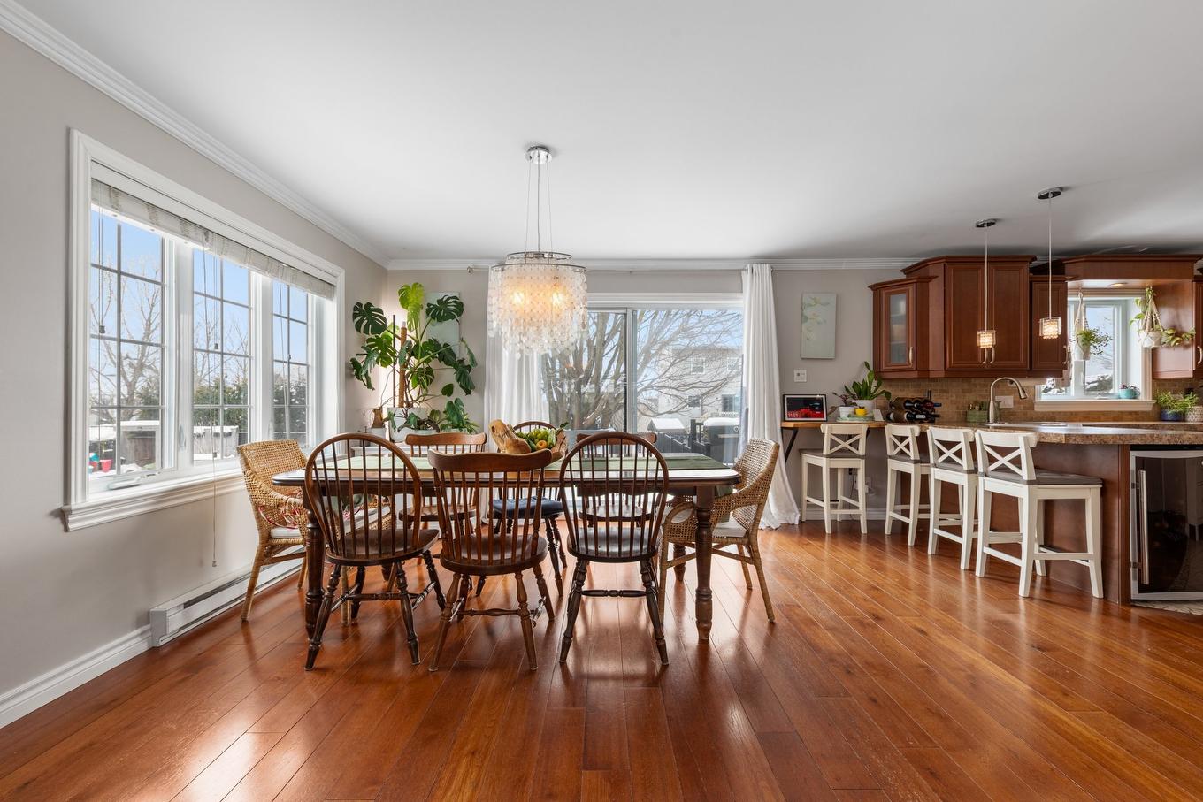 Dining room - 52 Rue De Lourtel, Saint-Jean-Sur-Richelieu, QC - Indoor Photo Showing Dining Room