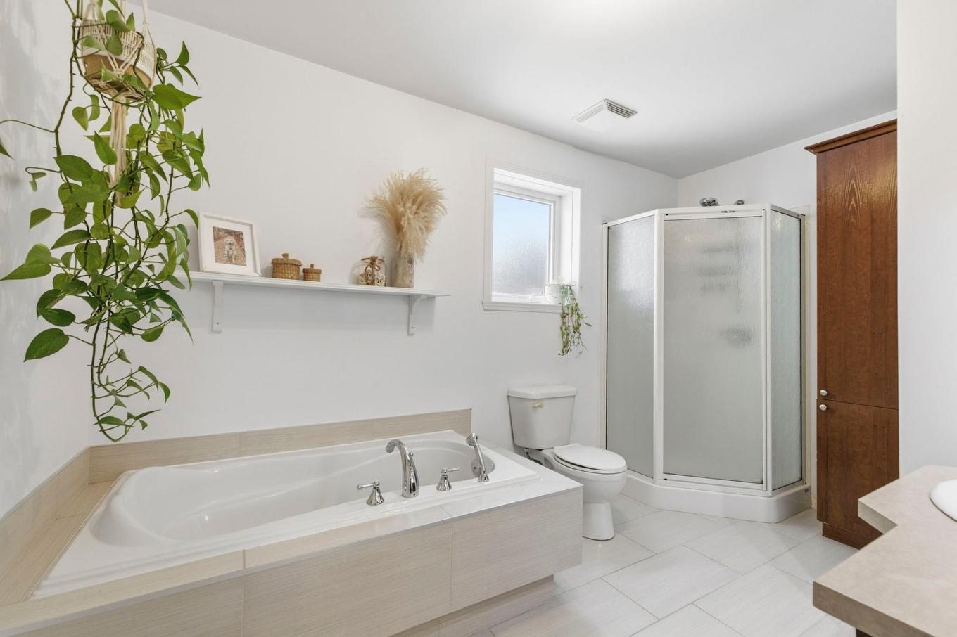 Bathroom - 222 Rue Des Lys, Saint-Eustache, QC - Indoor Photo Showing Bathroom