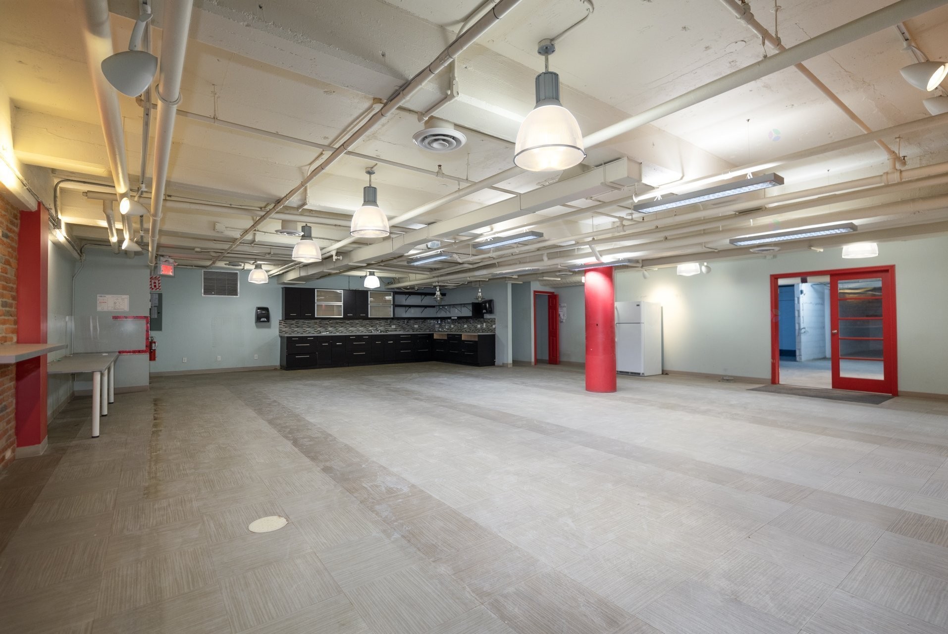 Intérieur - Unit-D-8300 Rue St-Patrick, Montréal (Lasalle), QC - Indoor Photo Showing Garage