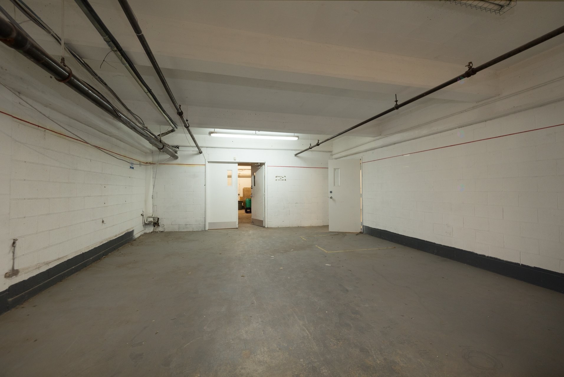 Intérieur - Unit-D-8300 Rue St-Patrick, Montréal (Lasalle), QC - Indoor Photo Showing Garage