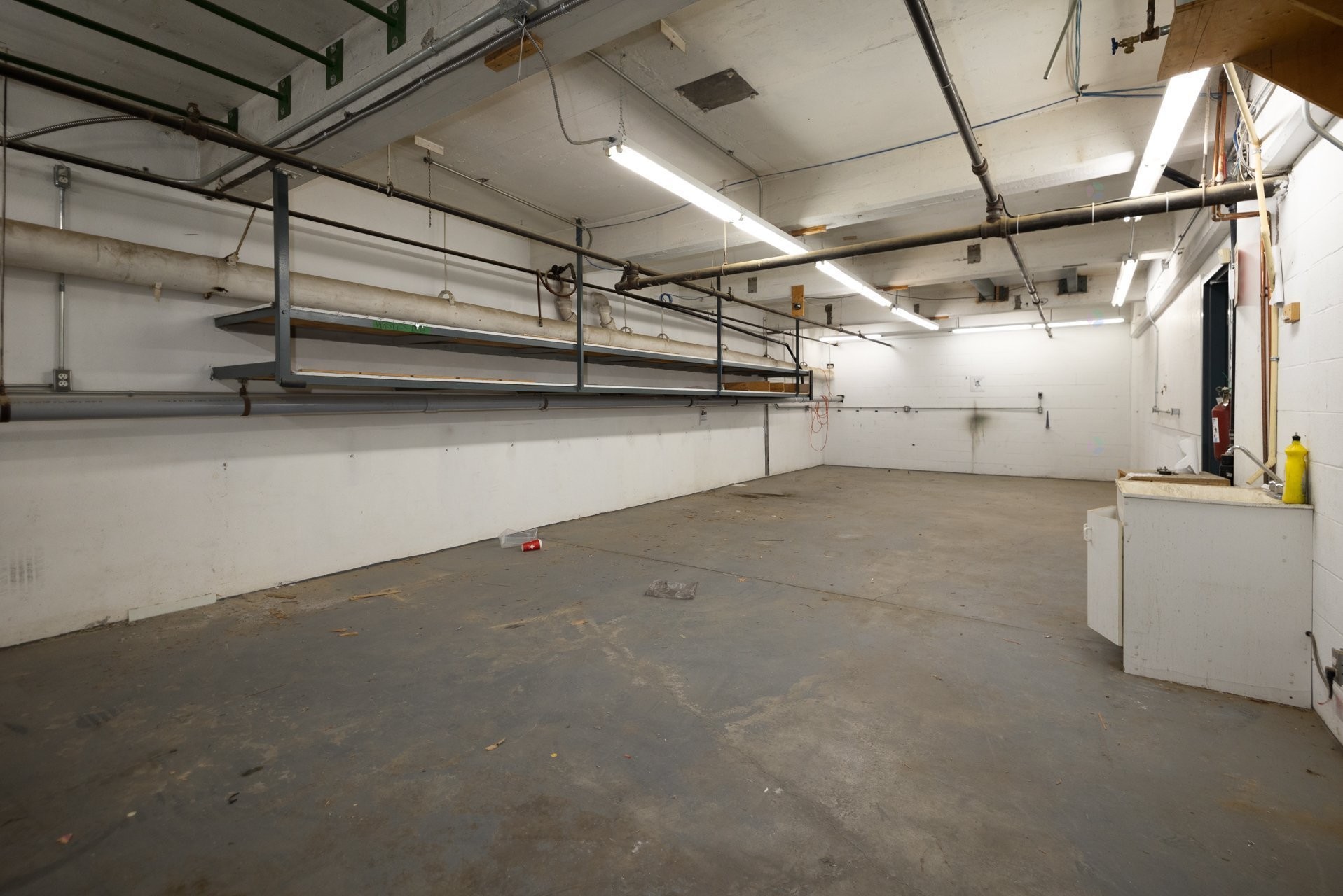 Intérieur - Unit-D-8300 Rue St-Patrick, Montréal (Lasalle), QC - Indoor Photo Showing Garage