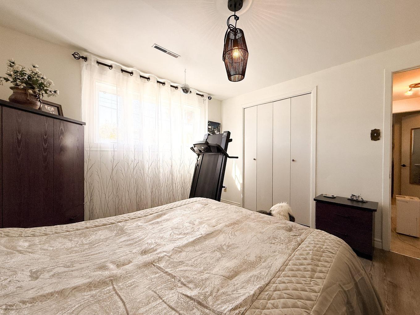 Chambre à coucher principale - 758 Rue Jolliet, Trois-Rivières, QC - Indoor Photo Showing Bedroom