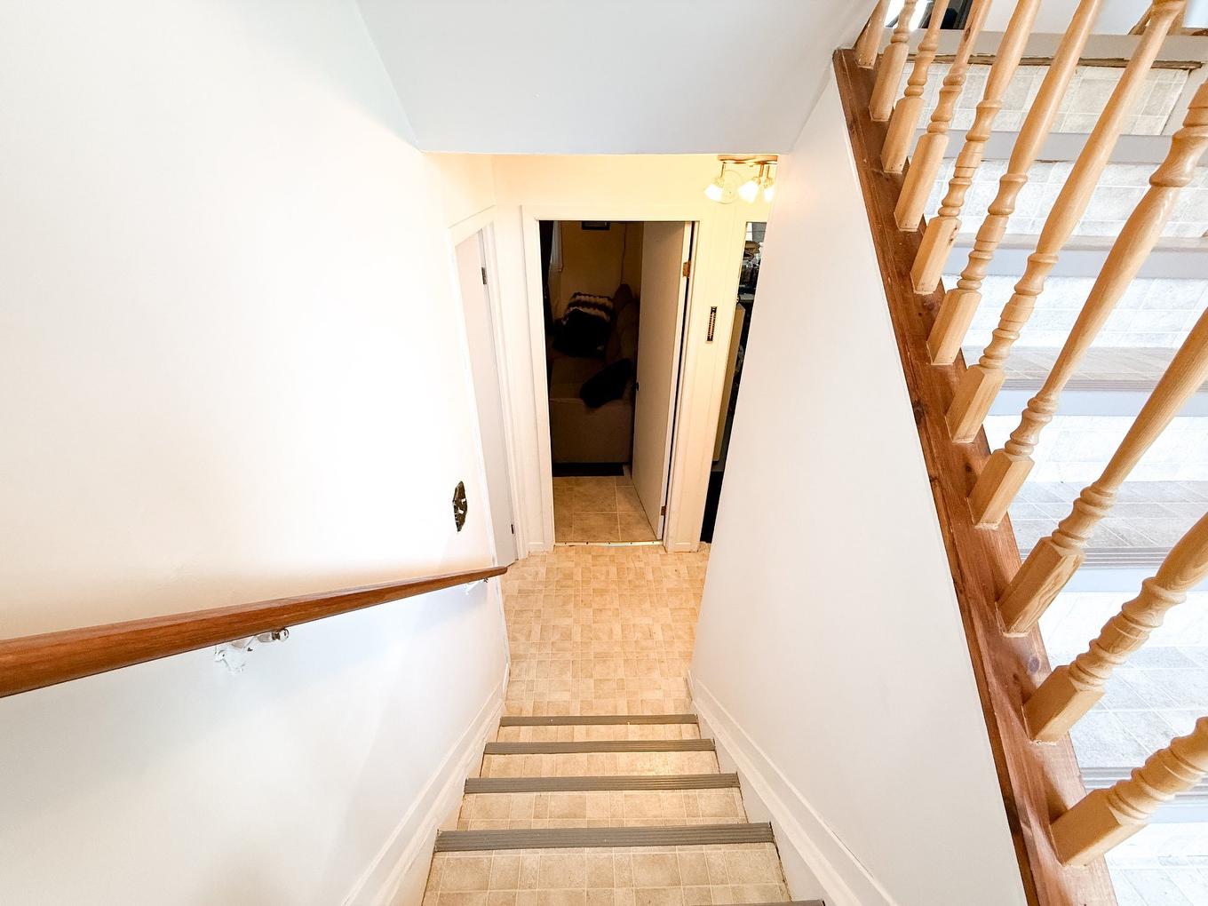 Hall d'entrée/Vestibule - 758 Rue Jolliet, Trois-Rivières, QC - Indoor Photo Showing Other Room