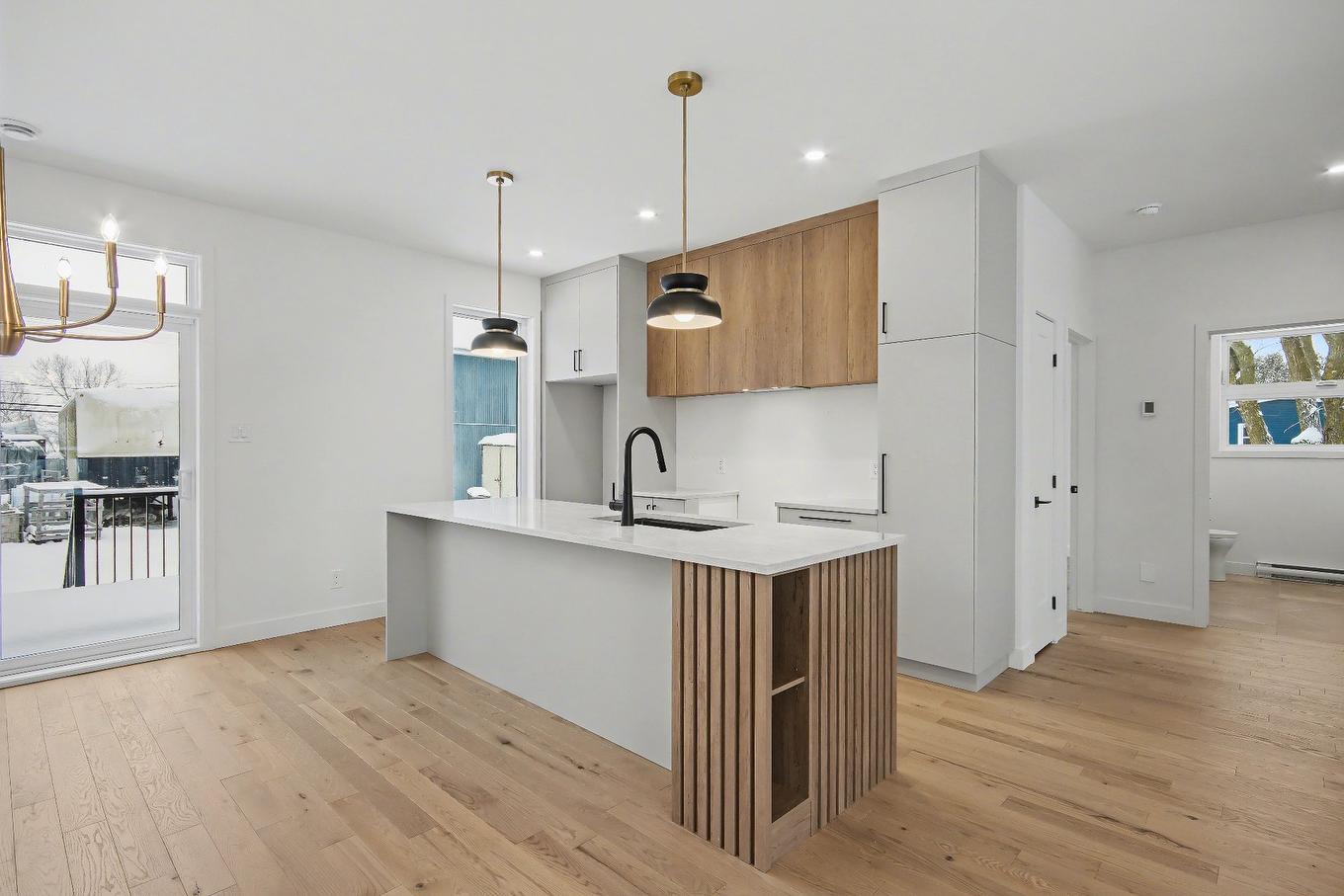 Cuisine - 109 Rue Dubuc, Saint-Jean-Sur-Richelieu, QC - Indoor Photo Showing Kitchen