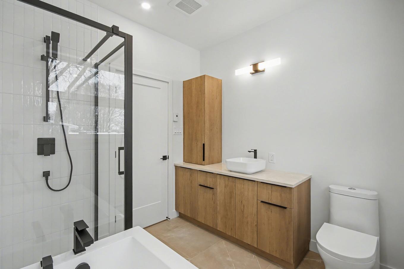 Salle de bains - 109 Rue Dubuc, Saint-Jean-Sur-Richelieu, QC - Indoor Photo Showing Bathroom