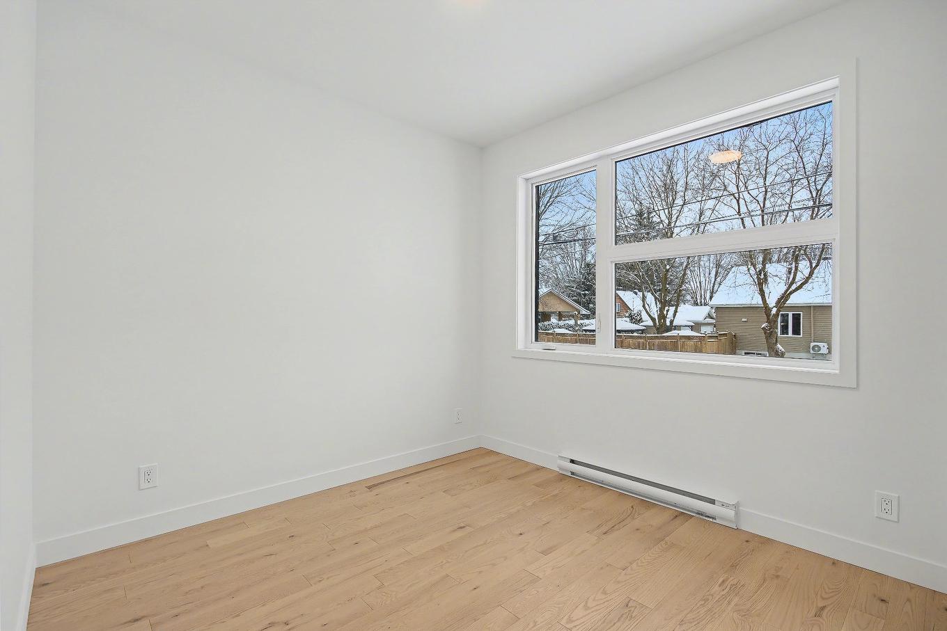 Chambre à coucher principale - 109 Rue Dubuc, Saint-Jean-Sur-Richelieu, QC - Indoor Photo Showing Other Room