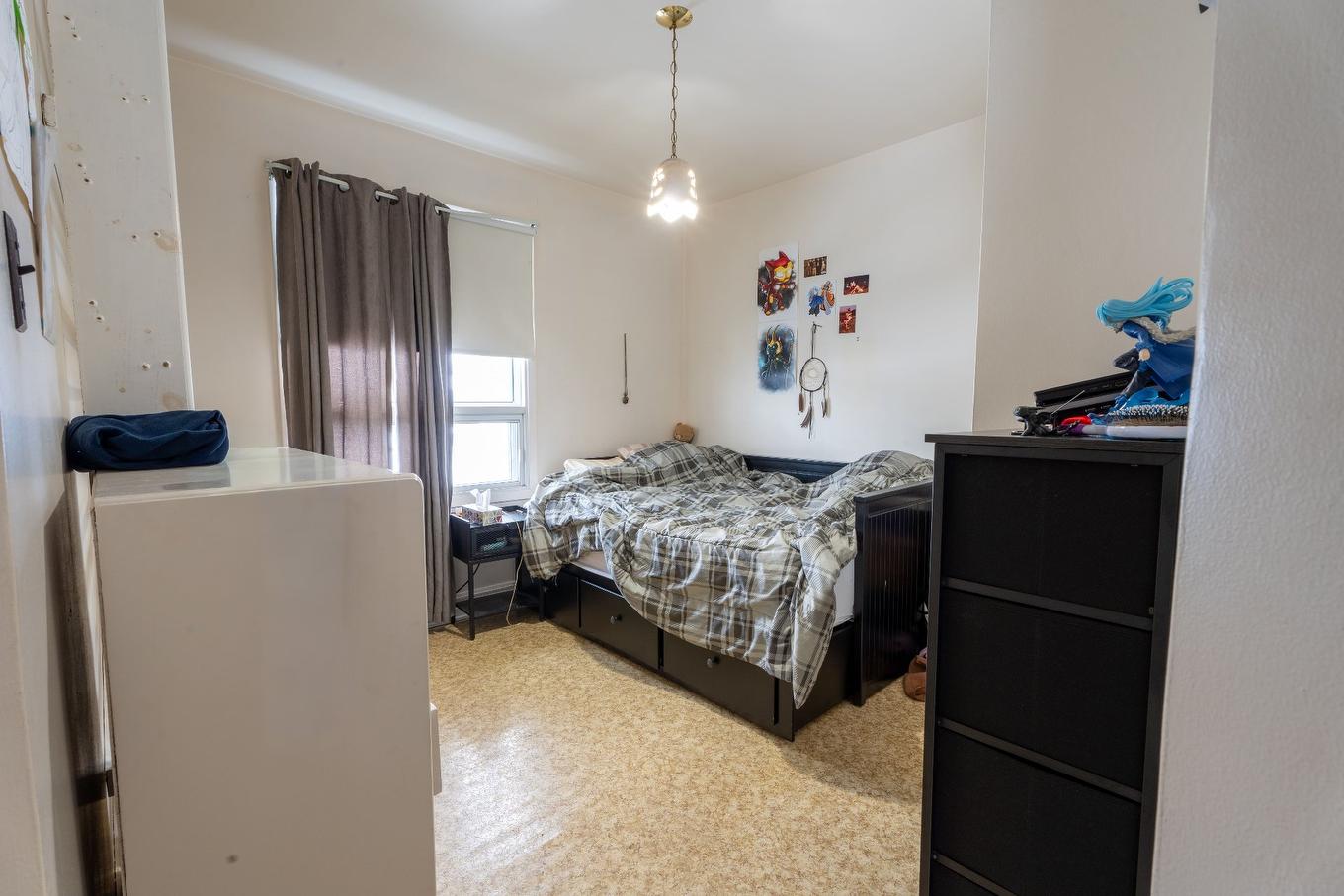 Chambre à coucher - 135 9E Avenue, Drummondville, QC - Indoor Photo Showing Bedroom
