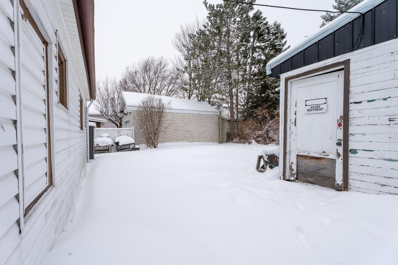 Cour - 135 9E Avenue, Drummondville, QC - Outdoor