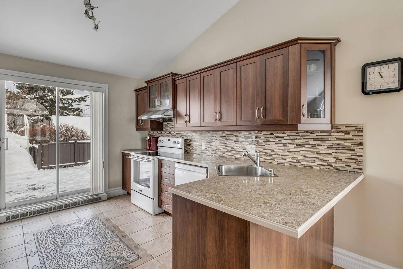 Cuisine - 4359 Rue Des Tourne-Pierres, Québec (Charlesbourg), QC - Indoor Photo Showing Kitchen
