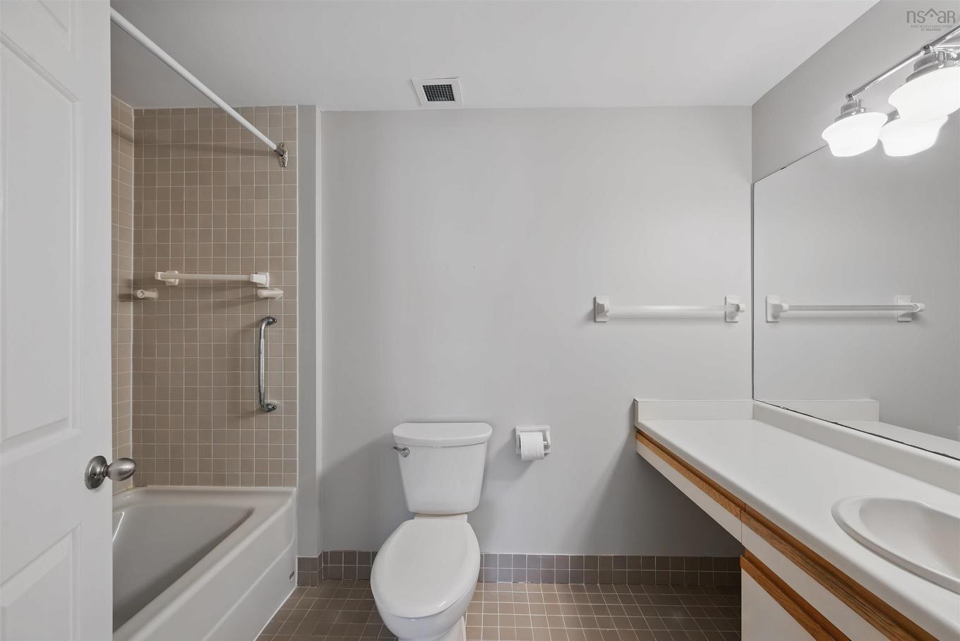 112 1350 Oxford Street, Halifax, NS