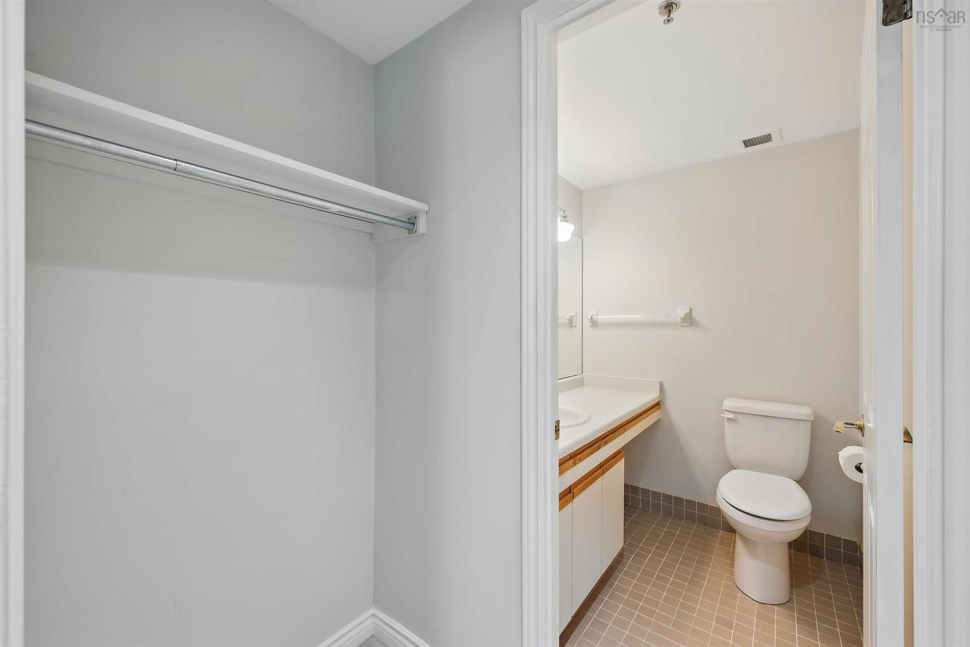 112 1350 Oxford Street, Halifax, NS