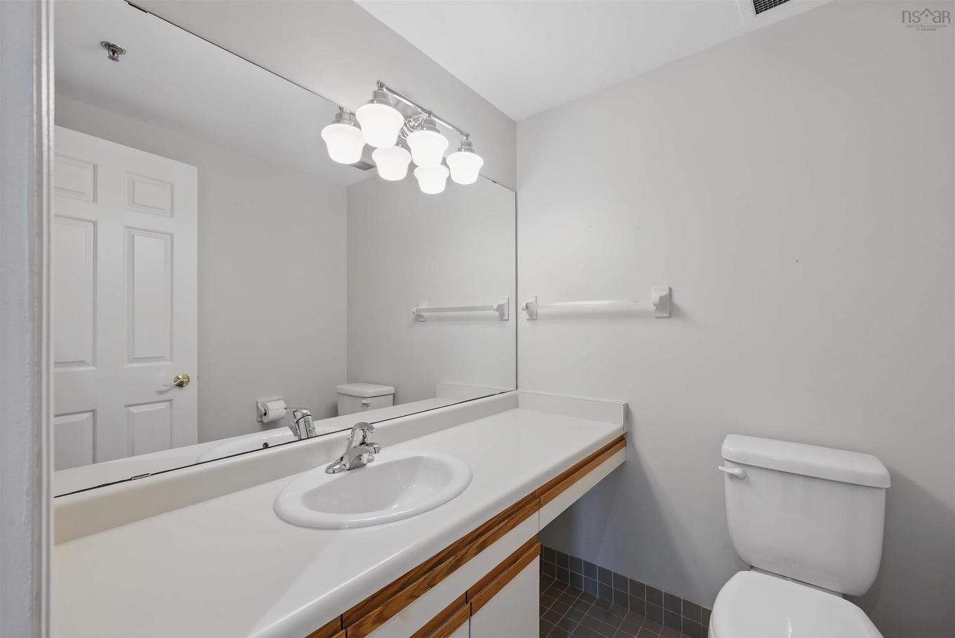 112 1350 Oxford Street, Halifax, NS