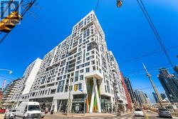 1012 - 27 BATHURST STREET Toronto, ON M5V 2P1