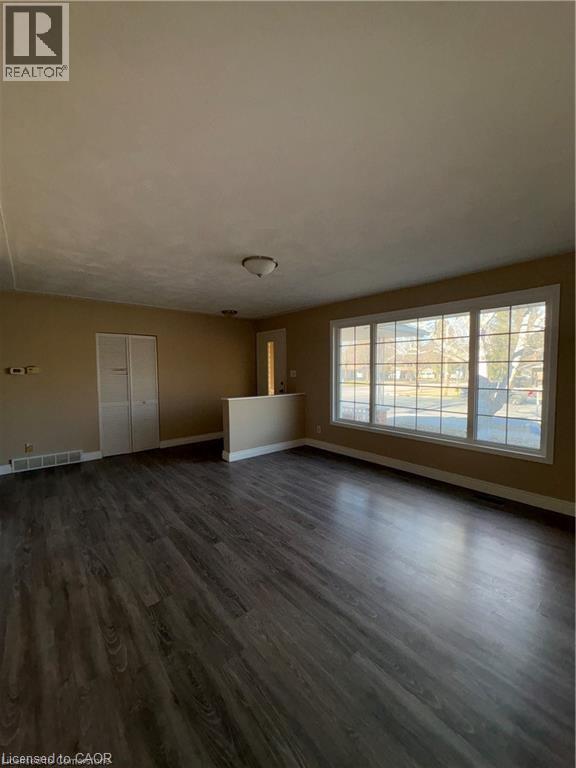 105 Westmount Road E, Kitchener, ON - Indoor Photo Showing Other Room