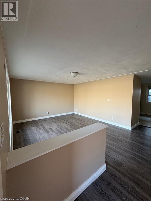 105 Westmount Road E, Kitchener, ON - Indoor Photo Showing Other Room