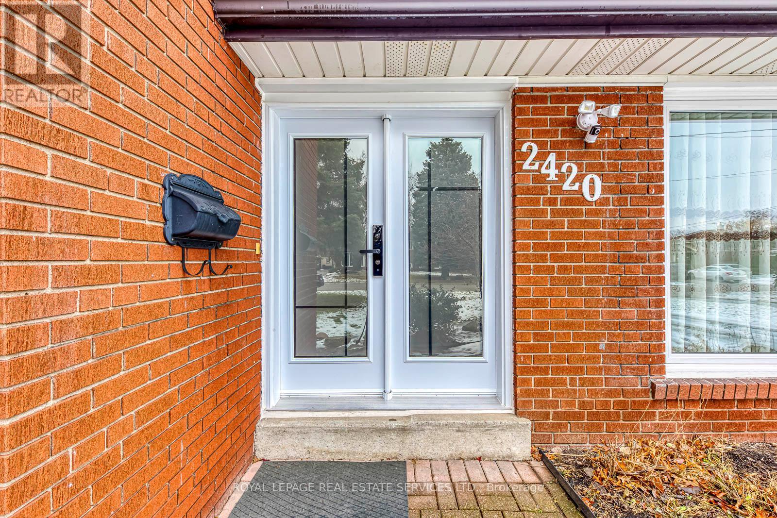 2420 Raymore Drive, Burlington, ON - Outdoor With Exterior