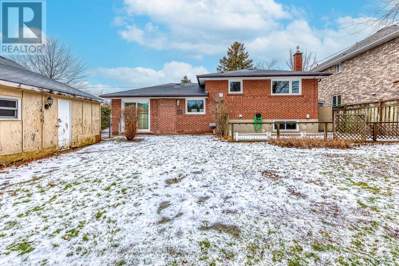2420 Raymore Drive, Burlington, ON - Outdoor With Exterior