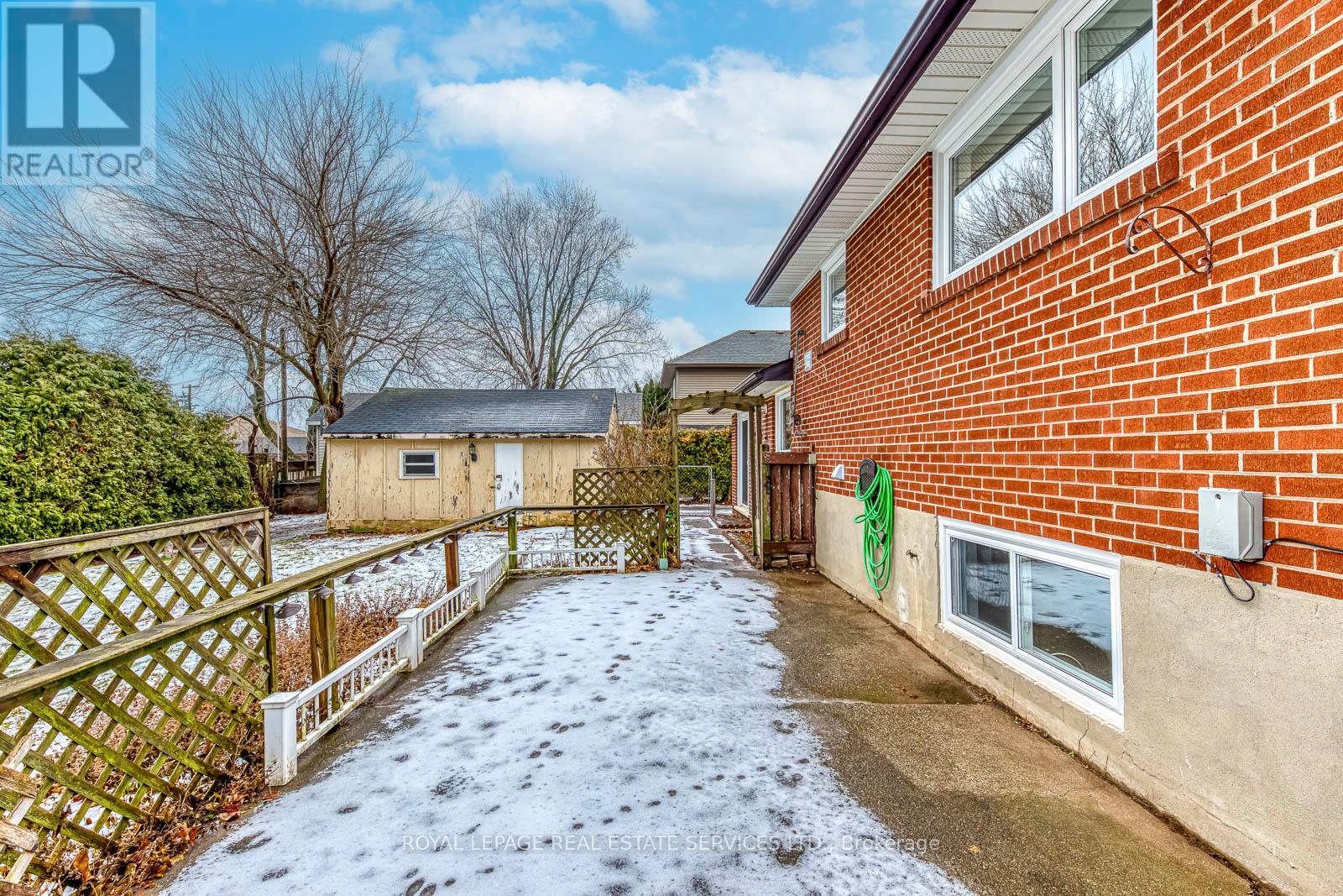 2420 Raymore Drive, Burlington, ON - Outdoor With Exterior