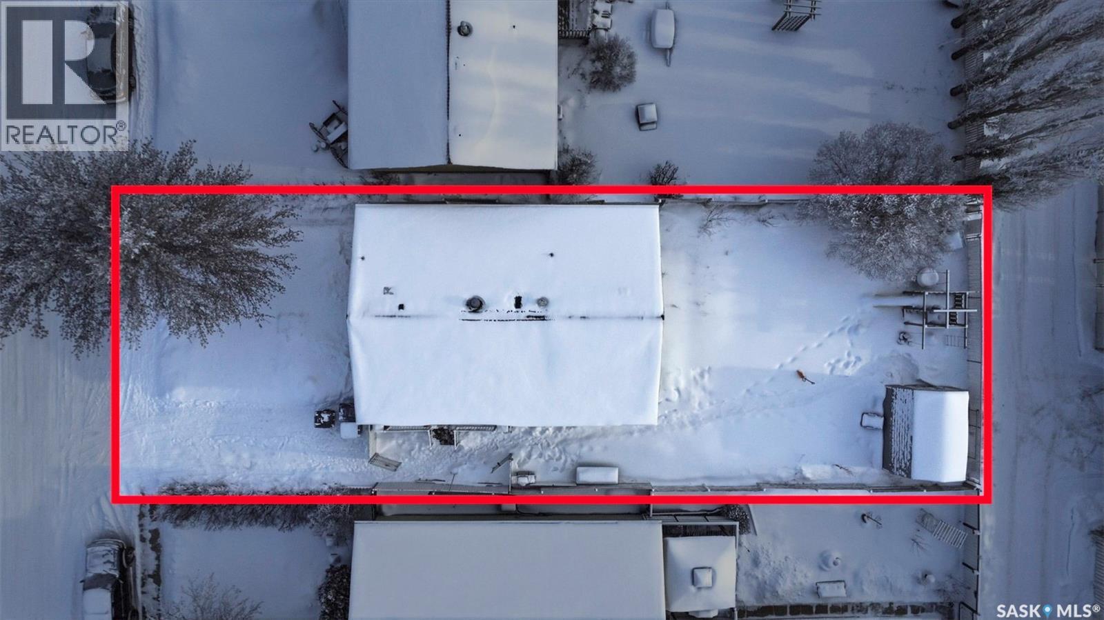 258 Waterloo Crescent, Saskatoon, SK - Photo Showing Garage