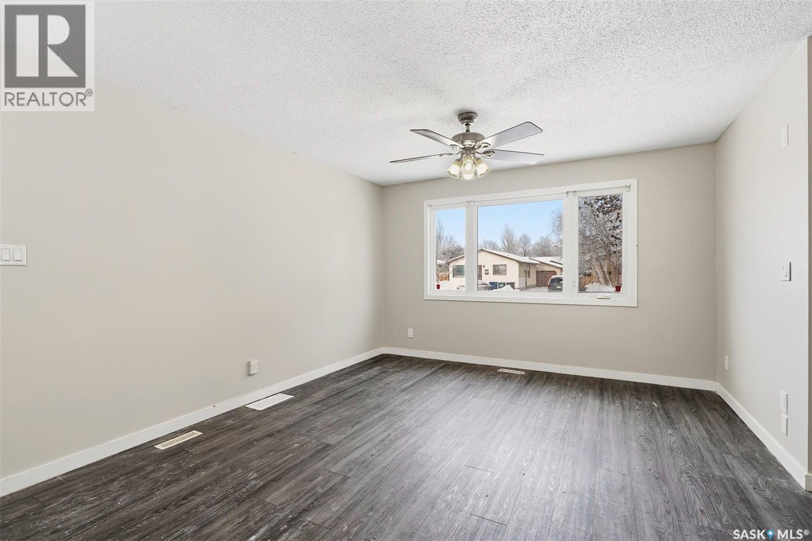 258 Waterloo Crescent, Saskatoon, SK - Indoor Photo Showing Other Room