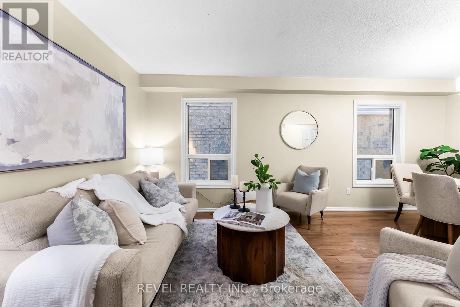 4 Howling Crescent, Ajax, ON - Indoor Photo Showing Living Room