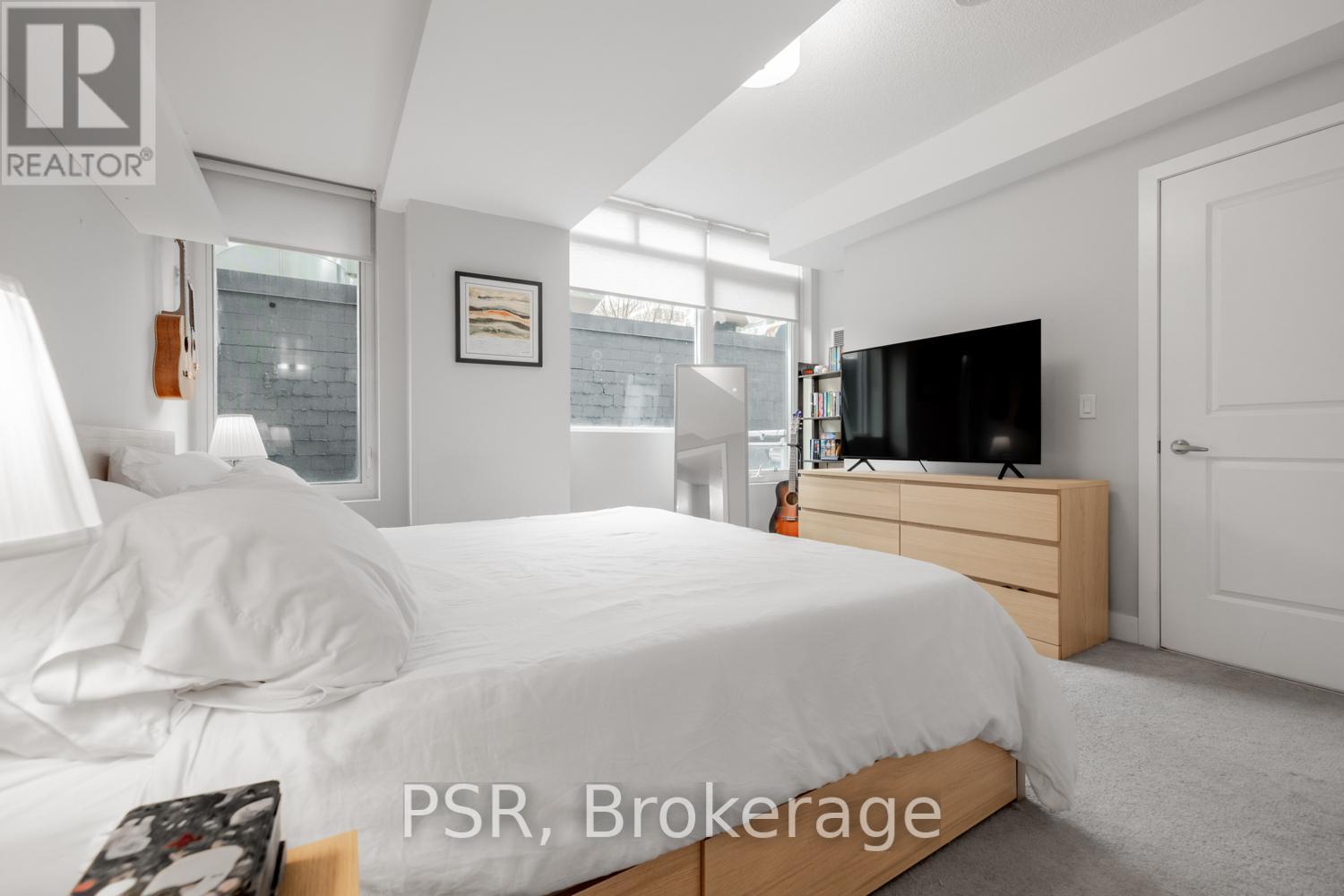 202 - 68 Merton Street, Toronto, ON - Indoor Photo Showing Bedroom