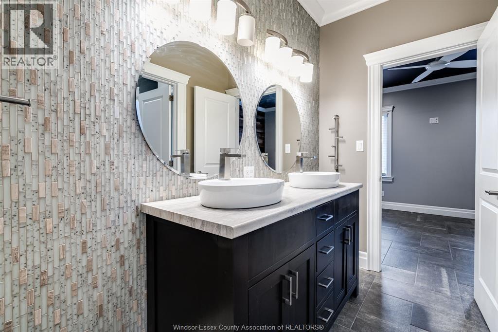 6 Two Creeks, Wheatley, ON - Indoor Photo Showing Bathroom