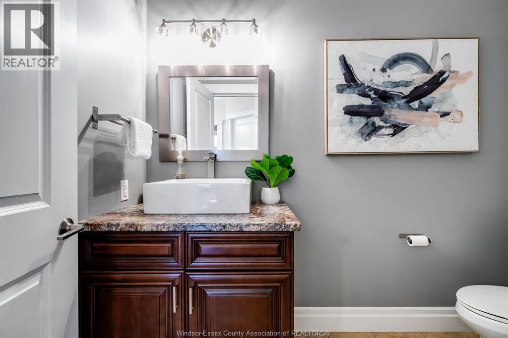 6 Two Creeks, Wheatley, ON - Indoor Photo Showing Bathroom