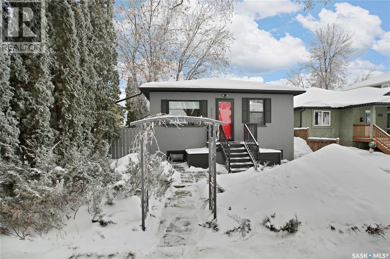 215 Isabella Street E, Saskatoon, SK - Outdoor