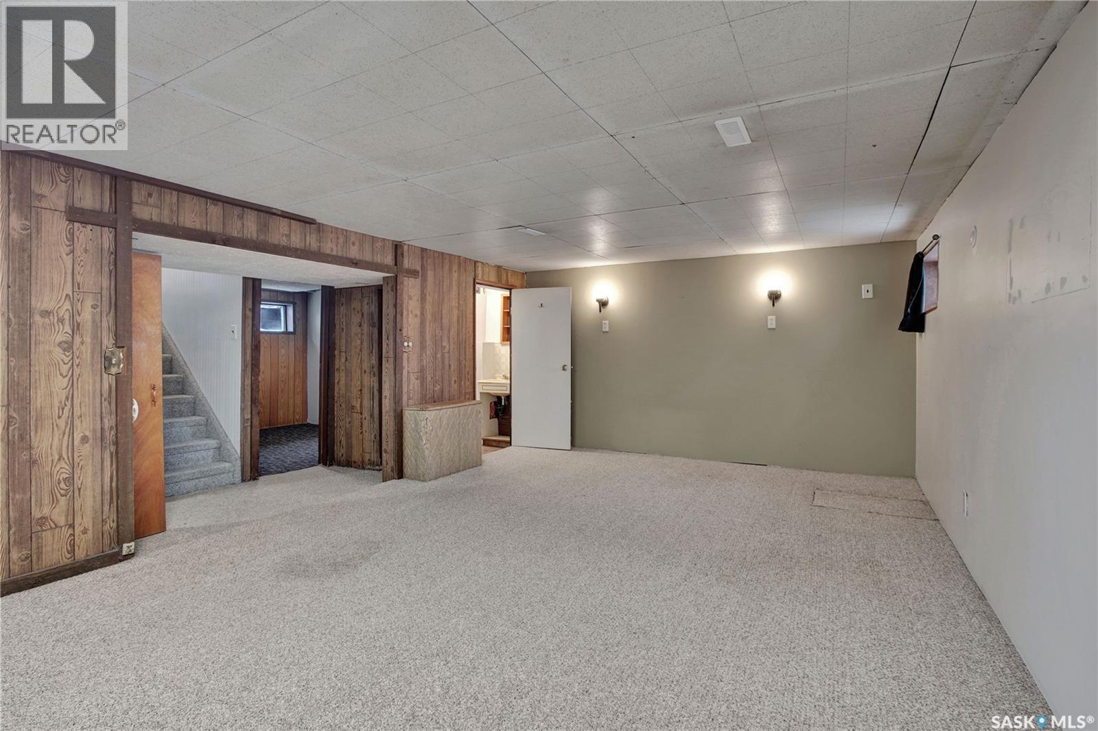 215 Isabella Street E, Saskatoon, SK - Indoor