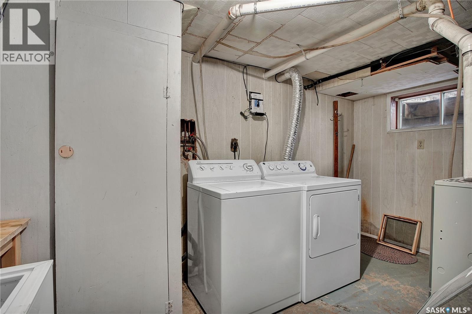 215 Isabella Street E, Saskatoon, SK - Indoor Photo Showing Laundry Room