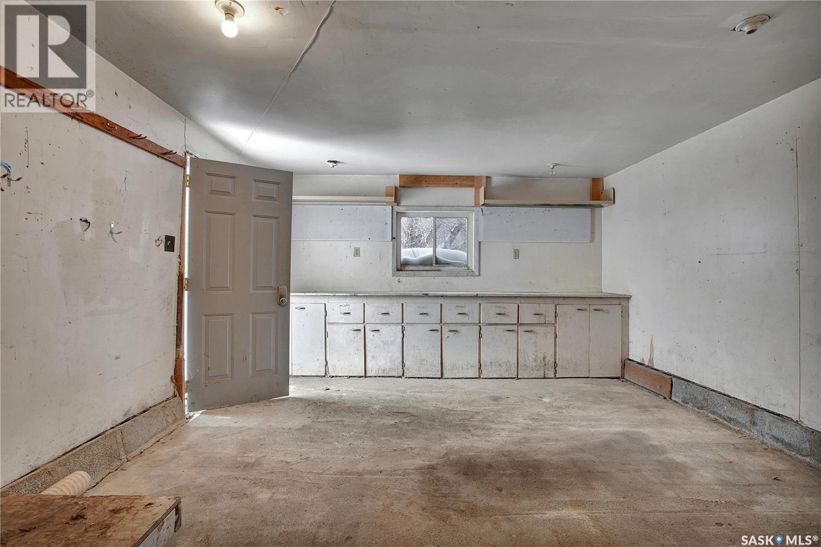 215 Isabella Street E, Saskatoon, SK - Indoor