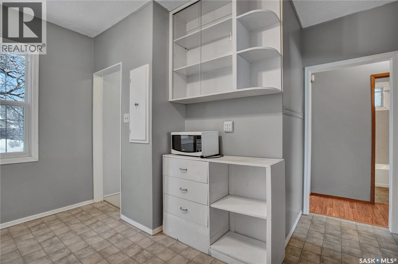 215 Isabella Street E, Saskatoon, SK - Indoor