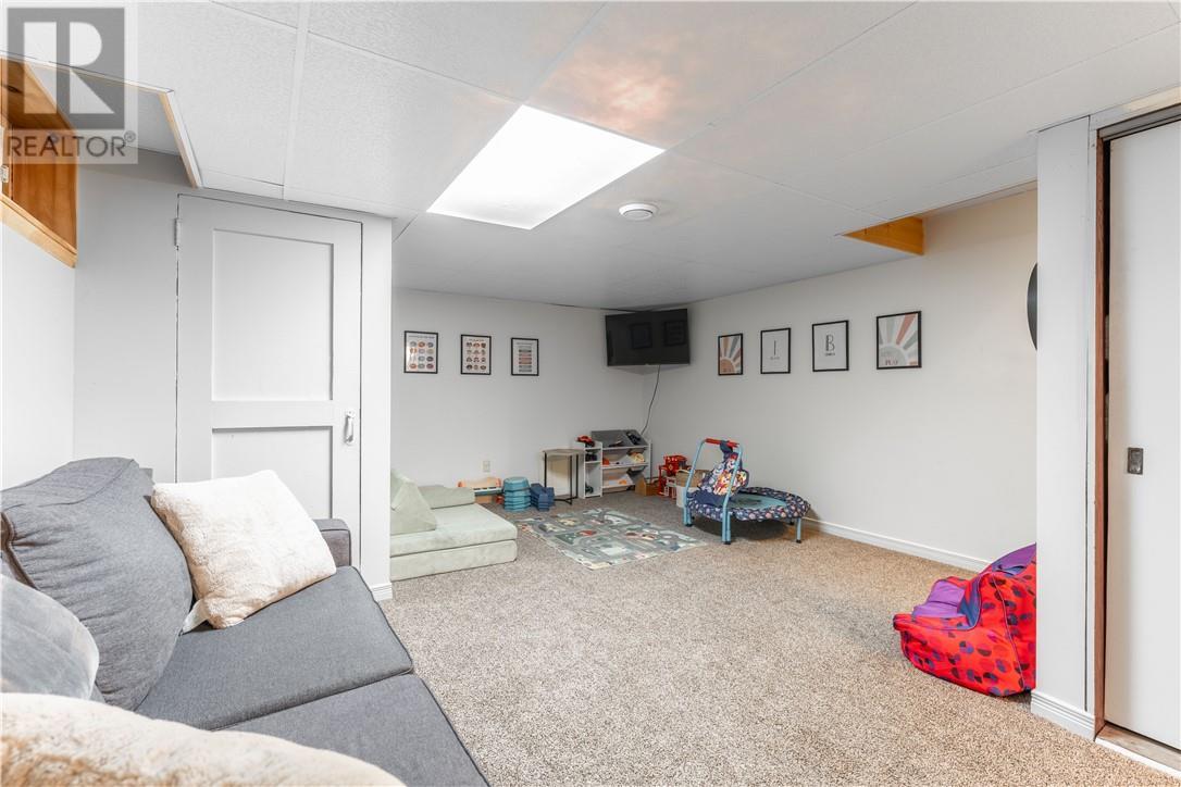 17 Macdonnell, Falconbridge, ON - Indoor