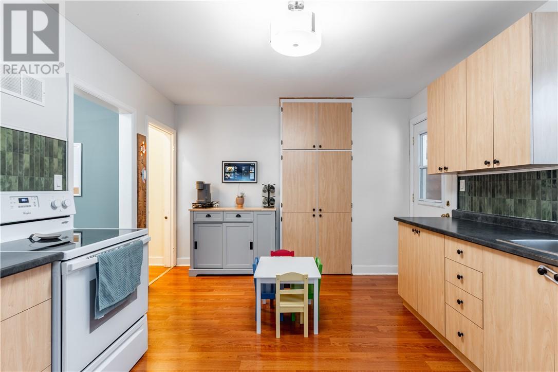 17 Macdonnell, Falconbridge, ON - Indoor Photo Showing Kitchen