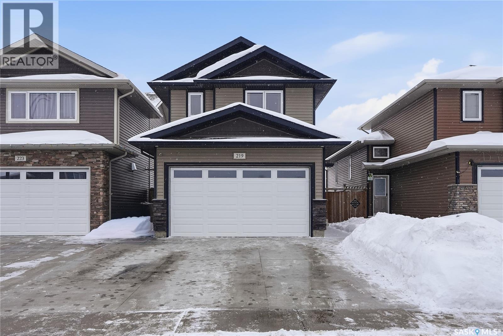 219 Henick Crescent, Saskatoon, SK - Outdoor With Facade