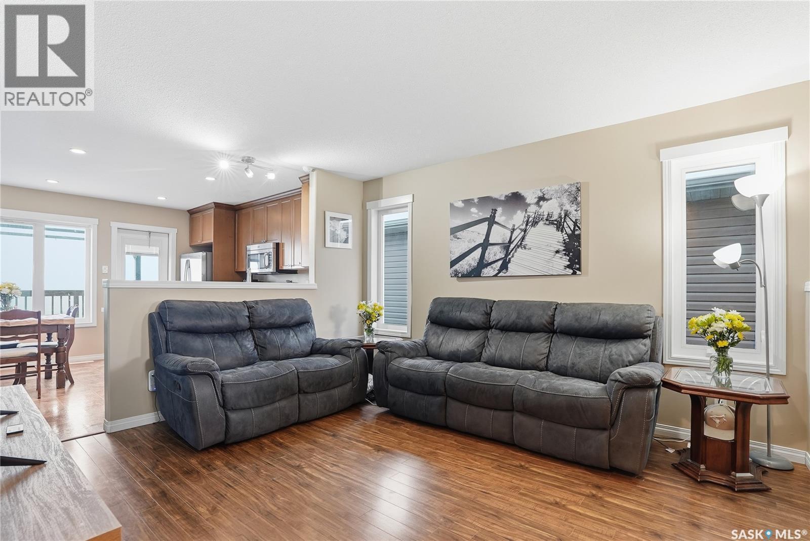 219 Henick Crescent, Saskatoon, SK - Indoor Photo Showing Living Room